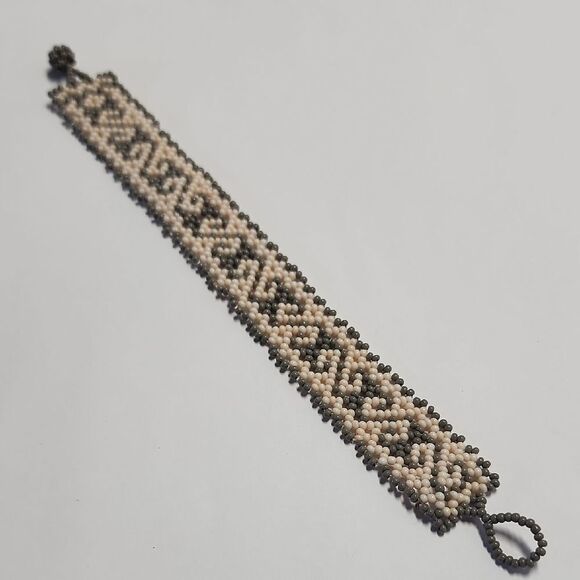 Beaded Bracelet Gray And White - Picture 1 of 3